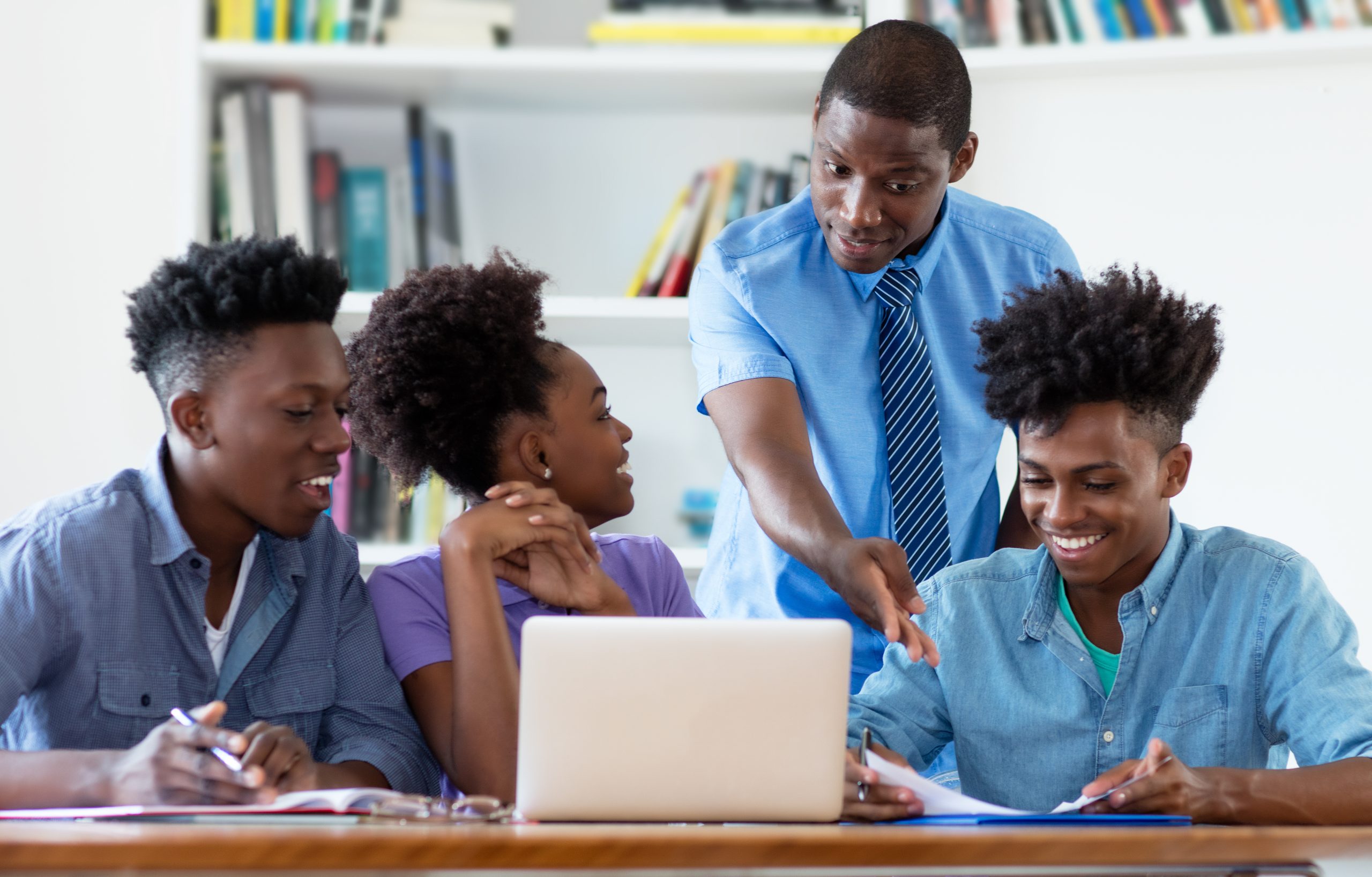 Ciclo Sankofa 2024: programa gratuito de mentorias acadêmicas exclusivo para pessoas negras e indígenas está com inscrições abertas